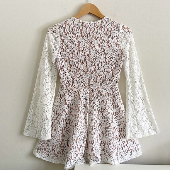Lace overlay bell sleeve criss cross dress - Picture 4 of 5